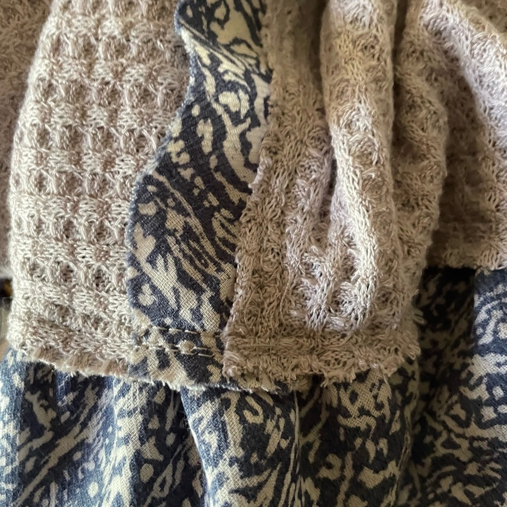 Easel Gray Blue Ribbed Ruffled Tunic - Picture 3 of 4